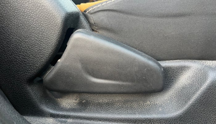 2022 Renault Kwid CLIMBER MT 1.0, Petrol, Manual, 48,172 km, Driver Side Adjustment Panel