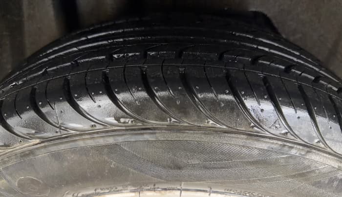 2018 Ford Figo Aspire TITANIUM 1.2 PETROL, Petrol, Manual, 72,187 km, Right Rear Tyre Tread