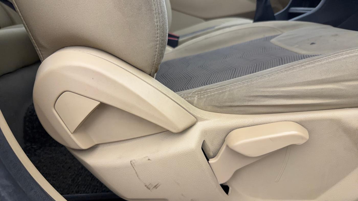 2018 Ford Figo Aspire TITANIUM 1.2 PETROL, Petrol, Manual, 72,187 km, Driver Side Adjustment Panel