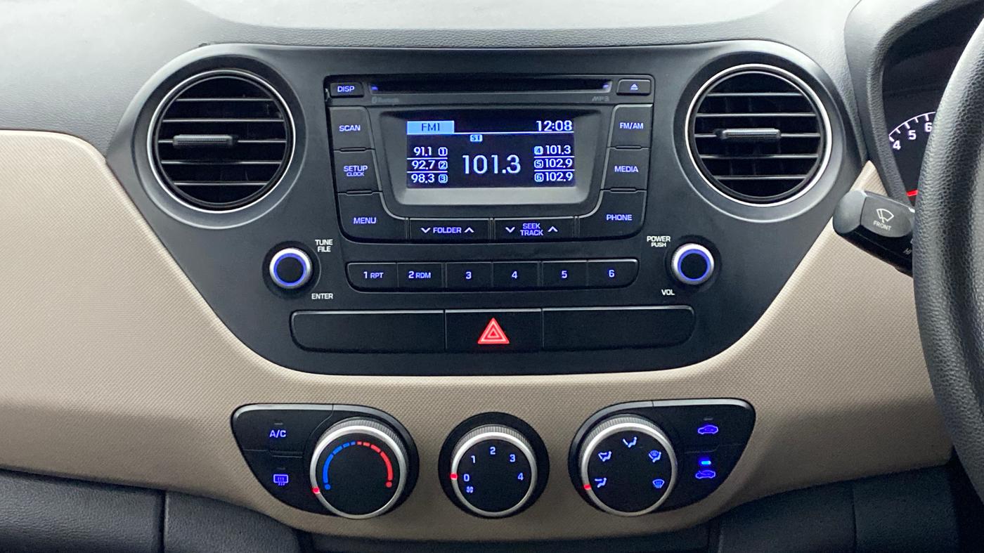 2015 Hyundai Grand i10 SPORTZ 1.2 KAPPA VTVT, Petrol, Manual, 64,053 km, Air Conditioner