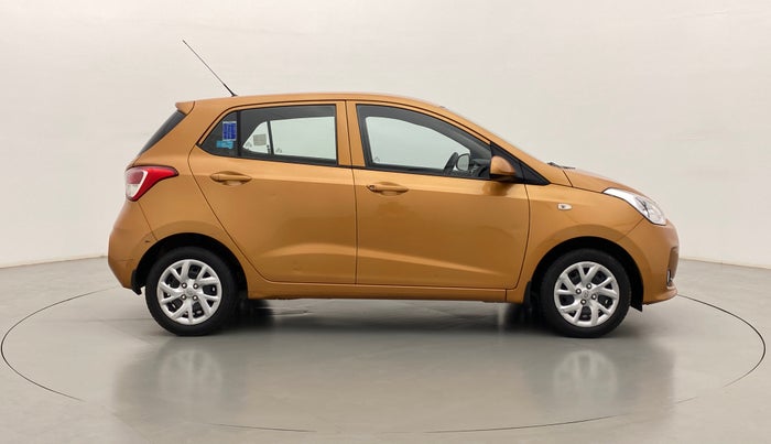 2017 Hyundai Grand i10 MAGNA 1.2 KAPPA VTVT, Petrol, Manual, 26,312 km, Right Side View