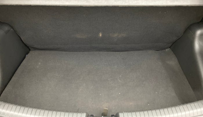 2017 Hyundai Grand i10 MAGNA 1.2 KAPPA VTVT, Petrol, Manual, 26,312 km, Boot Inside