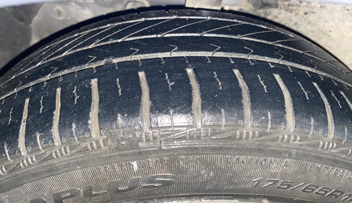 2017 Ford New Figo TITANIUM1.5 DIESEL, Diesel, Manual, 69,729 km, Left Front Tyre Tread