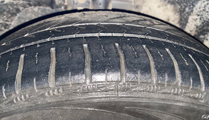 2017 Ford New Figo TITANIUM1.5 DIESEL, Diesel, Manual, 69,729 km, Right Front Tyre Tread