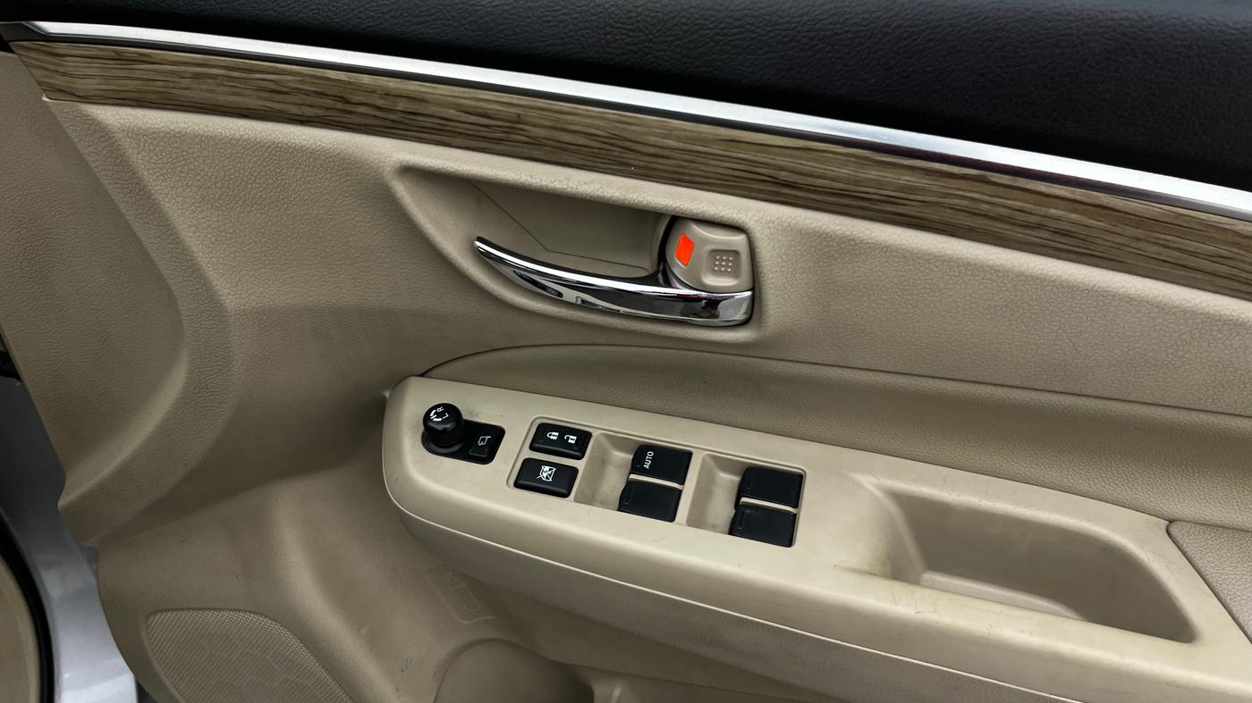 2019 Maruti Ciaz ALPHA 1.5 SHVS PETROL, Petrol, Manual, 87,857 km, Driver Side Door Panels Control