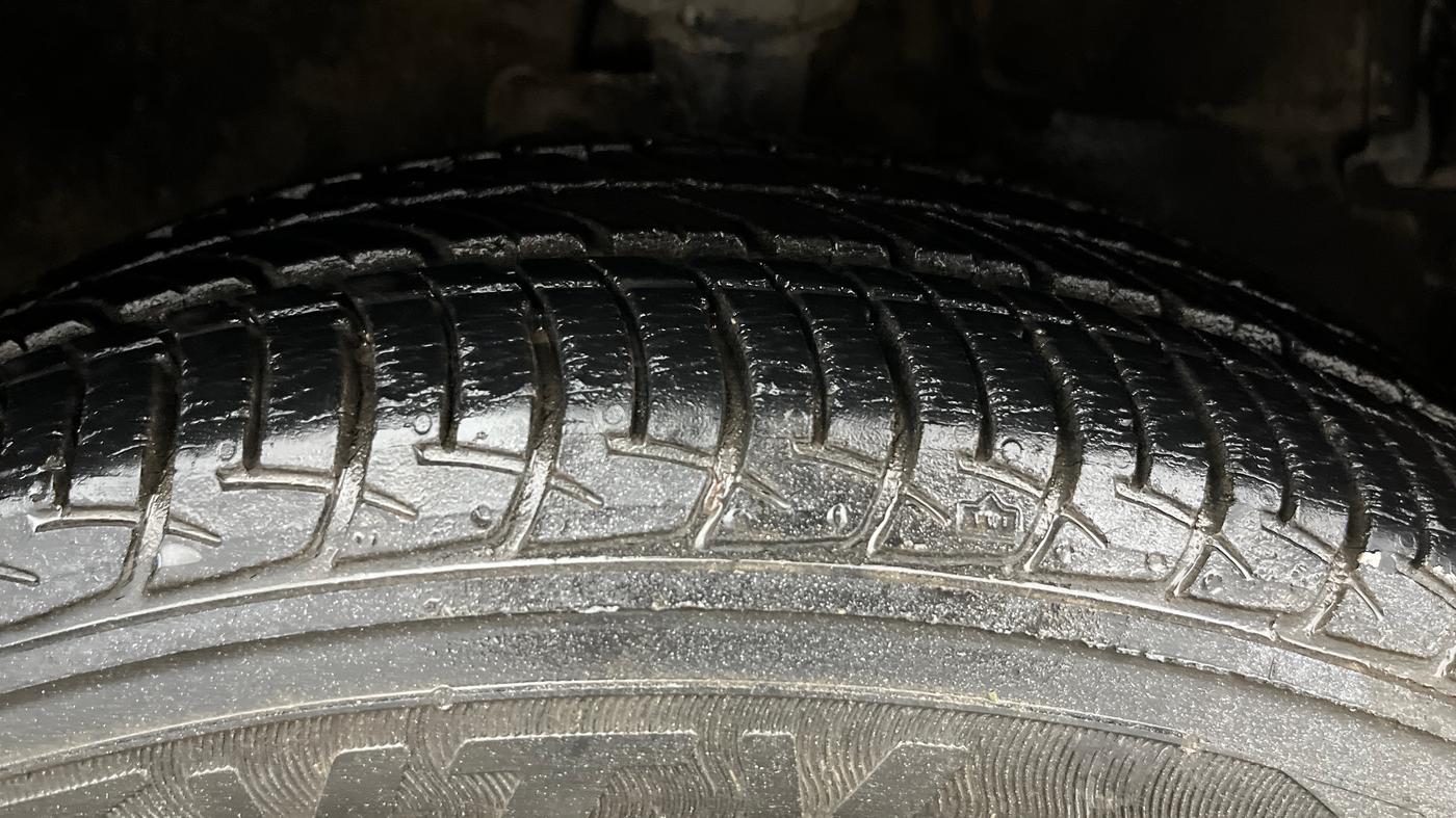 2017 Maruti Celerio ZXI AMT (O), Petrol, Automatic, 8,866 km, Right Front Tyre Tread