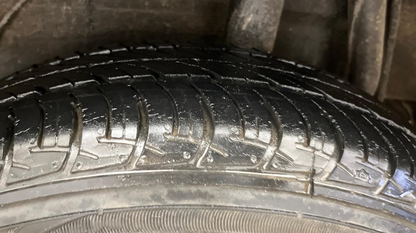 2017 Maruti Celerio ZXI AMT (O), Petrol, Automatic, 8,866 km, Left Rear Tyre Tread