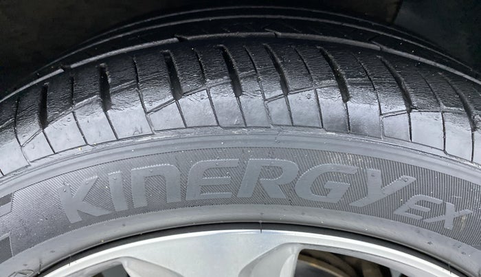 2018 Hyundai Verna 1.6 SX VTVT, Petrol, Manual, 34,323 km, Right Front Tyre Tread