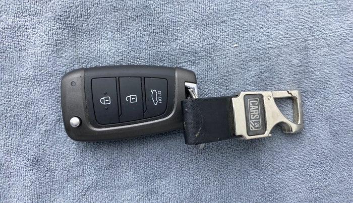 2018 Hyundai Verna 1.6 SX VTVT, Petrol, Manual, 34,323 km, Key Close-up