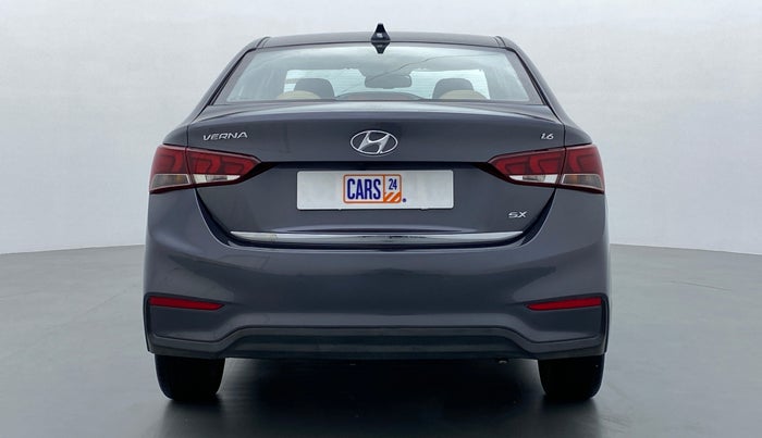 2018 Hyundai Verna 1.6 SX VTVT, Petrol, Manual, 34,323 km, Back/Rear View