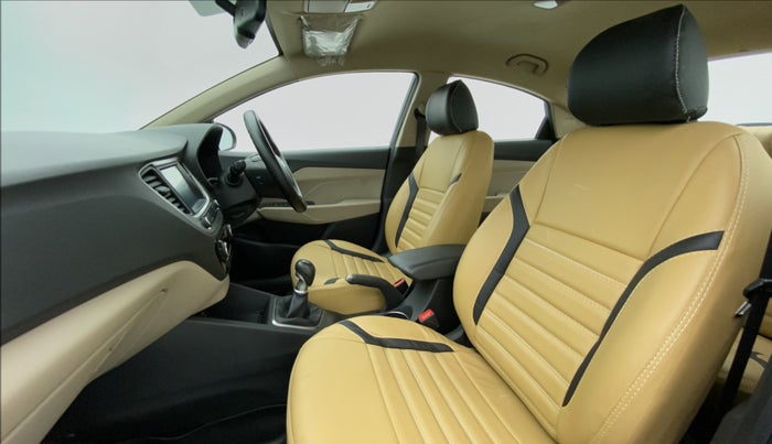 2018 Hyundai Verna 1.6 SX VTVT, Petrol, Manual, 34,323 km, Right Side Front Door Cabin View