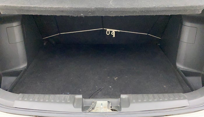2017 Maruti Vitara Brezza VDI, Diesel, Manual, 26,350 km, Boot Inside