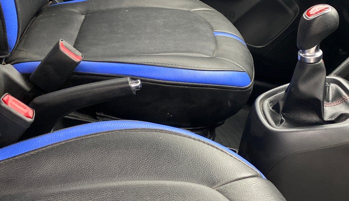 2019 Hyundai Grand i10 SPORTZ DUAL TONE 1.2 VTVT, Petrol, Manual, 43,550 km, Gear Lever