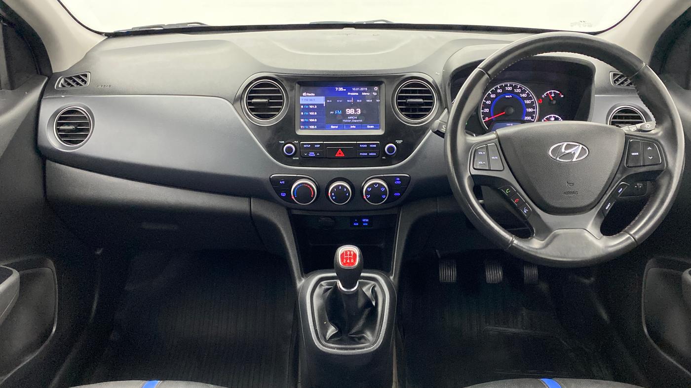 2019 Hyundai Grand i10 SPORTZ DUAL TONE 1.2 VTVT, Petrol, Manual, 43,550 km, Dashboard