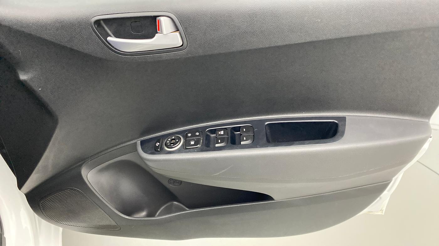 2019 Hyundai Grand i10 SPORTZ DUAL TONE 1.2 VTVT, Petrol, Manual, 43,550 km, Driver Side Door Panels Control