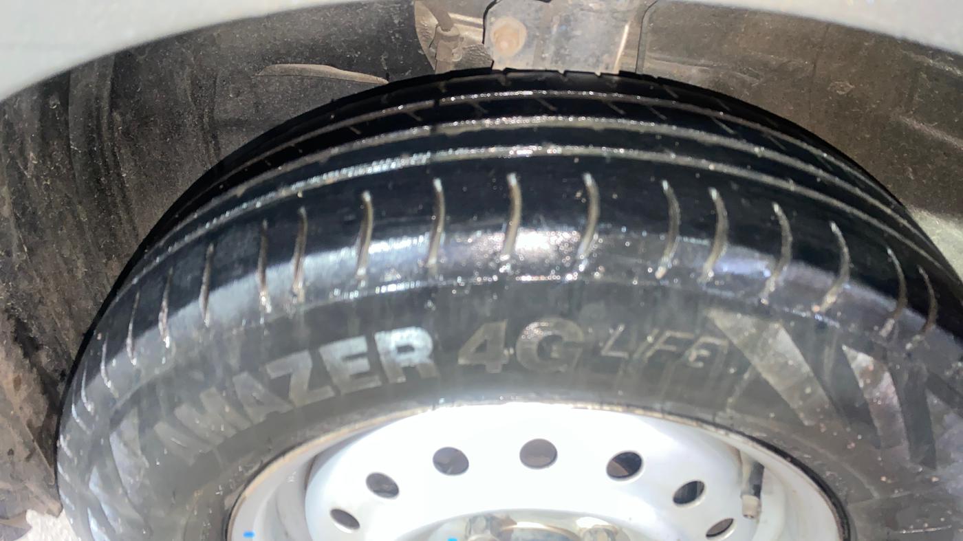 2021 Maruti New Wagon-R LXI CNG 1.0, CNG, Manual, 1,22,171 km, Left Front Tyre Tread