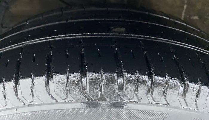 2020 Maruti Ertiga VXI SHVS, Petrol, Manual, 13,814 km, Left Front Tyre Tread