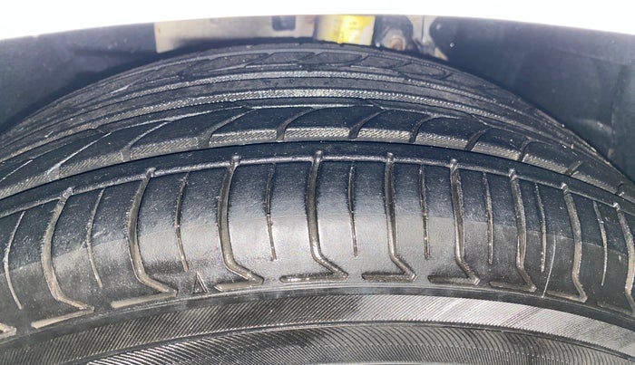 2019 Ford Ecosport TITANIUM 1.5L DIESEL, Diesel, Manual, 40,592 km, Left Front Tyre Tread