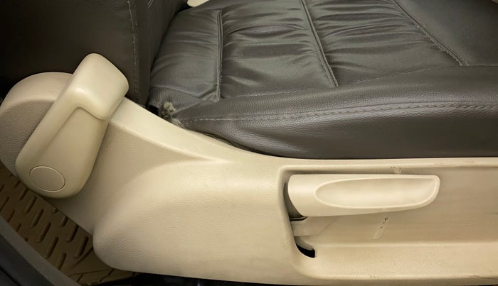 2011 Volkswagen Vento HIGHLINE PETROL AT, Petrol, Automatic, 61,100 km, Driver Side Adjustment Panel