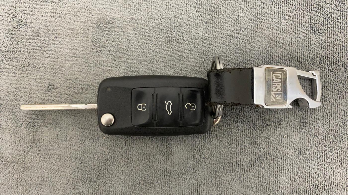 2011 Volkswagen Vento HIGHLINE PETROL AT, Petrol, Automatic, 61,100 km, Key Close Up