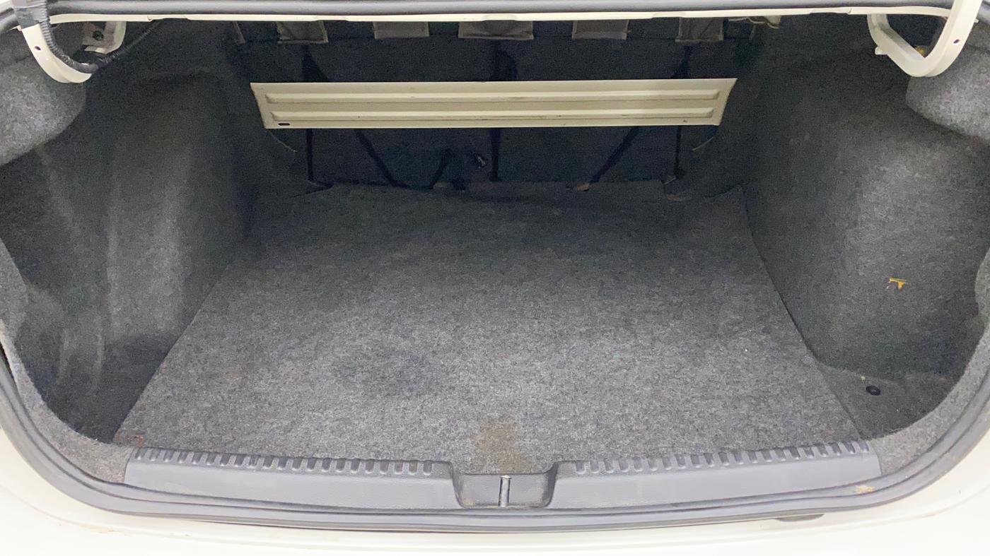 2011 Volkswagen Vento HIGHLINE PETROL AT, Petrol, Automatic, 61,100 km, Boot Inside
