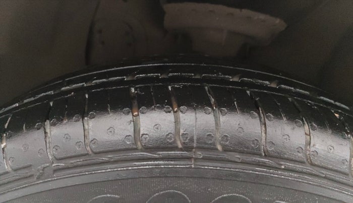 2020 Hyundai Elite i20 SPORTZ PLUS 1.2, Petrol, Manual, 57,476 km, Left Front Tyre Tread