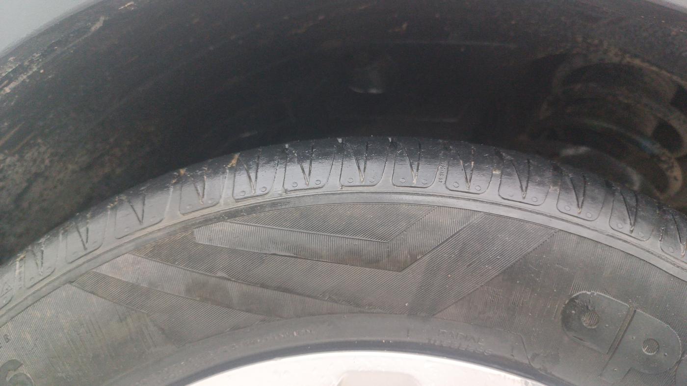 2021 KIA SONET HTX 1.0 IMT, Petrol, Manual, 42,041 km, Left Front Tyre Tread