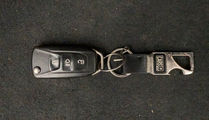 2017 Tata Tiago XZA PETROL, Petrol, Automatic, 45,408 km, Lock system - Dork lock functional only from remote key