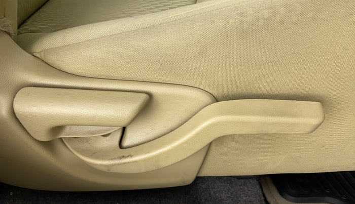 2015 Honda Amaze 1.5 SMT I DTEC, Diesel, Manual, 51,645 km, Driver Side Adjustment Panel
