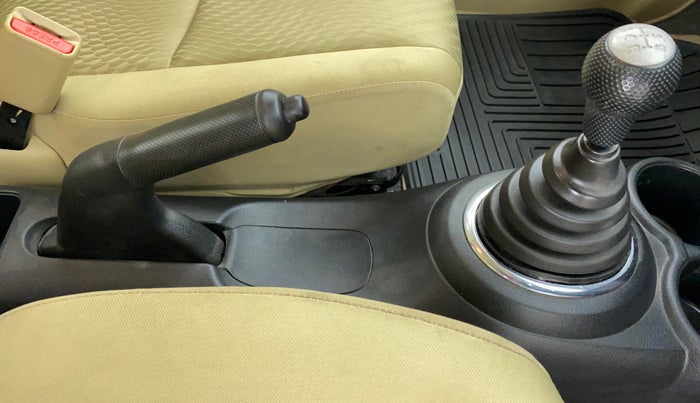 2015 Honda Amaze 1.5 SMT I DTEC, Diesel, Manual, 51,645 km, Gear Lever