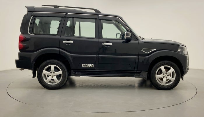 2018 Mahindra Scorpio S11, Diesel, Manual, 40,233 km, Right Side View