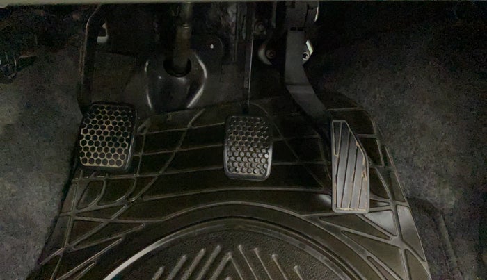 2014 Maruti Alto K10 VXI P, Petrol, Manual, 40,598 km, Pedals