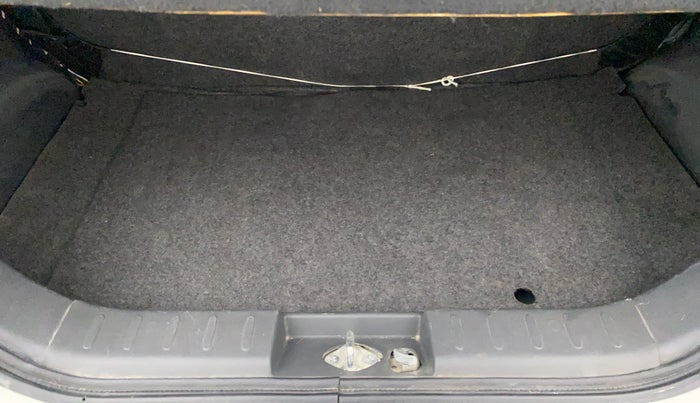 2014 Maruti Alto K10 VXI P, Petrol, Manual, 40,598 km, Boot Inside View