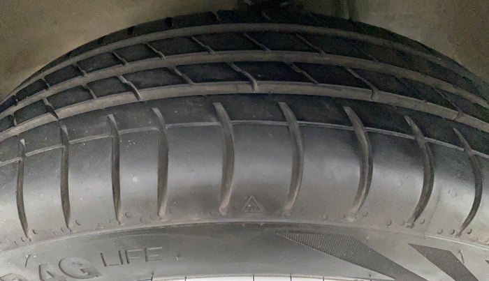 2014 Maruti Alto K10 VXI P, Petrol, Manual, 40,598 km, Left Front Tyre Tread