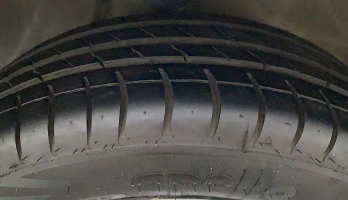 2014 Maruti Alto K10 VXI P, Petrol, Manual, 40,598 km, Right Front Tyre Tread