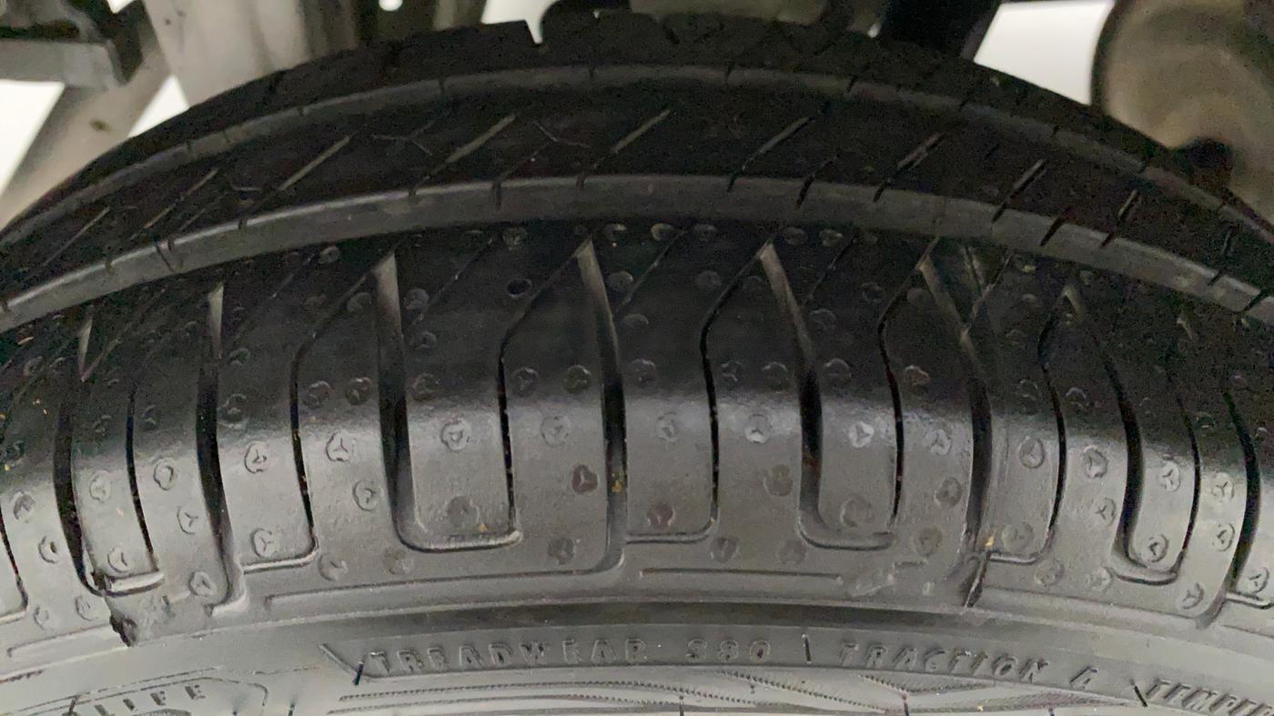2014 Maruti Alto K10 VXI P, Petrol, Manual, 40,598 km, Right Rear Tyre Tread