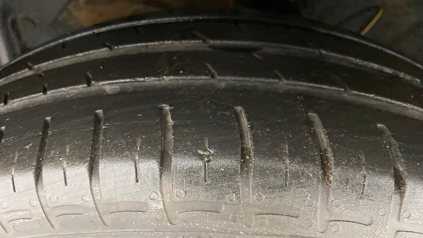2019 Hyundai GRAND I10 NIOS SPORTZ 1.2 AT, Petrol, Automatic, 27,276 km, Left Front Tyre Tread
