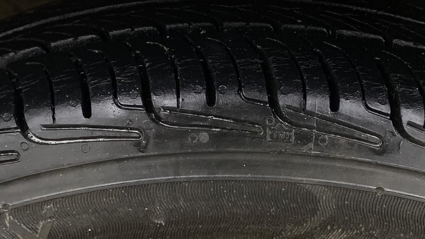 2017 Maruti Alto K10 VXI (O) AMT, Petrol, Automatic, 51,179 km, Left Front Tyre Tread