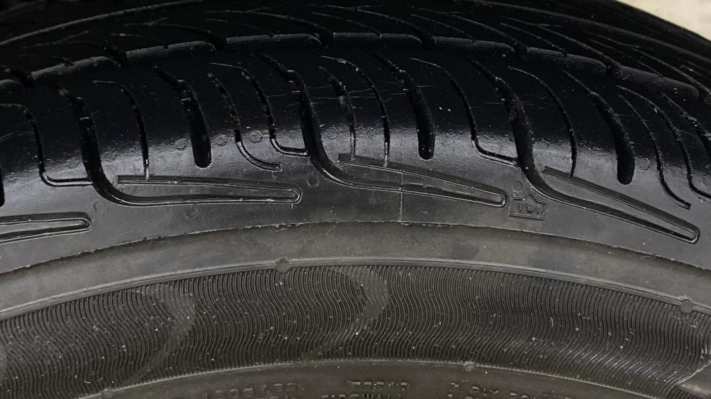2017 Maruti Alto K10 VXI (O) AMT, Petrol, Automatic, 51,179 km, Left Rear Tyre Tread