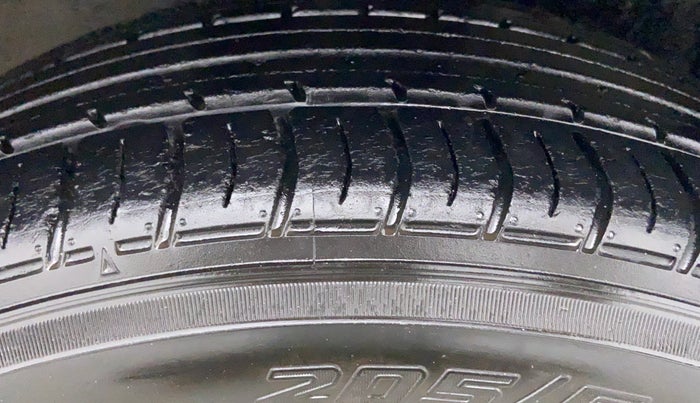 2015 Toyota Corolla Altis VL AT, Petrol, Automatic, 51,328 km, Right Front Tyre Tread