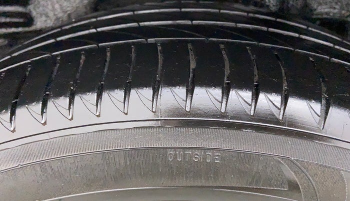 2015 Toyota Corolla Altis VL AT, Petrol, Automatic, 51,328 km, Right Rear Tyre Tread