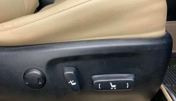 2015 Toyota Corolla Altis VL AT, Petrol, Automatic, 51,328 km, Driver Side Adjustment Panel
