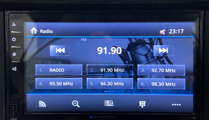 2015 Toyota Corolla Altis VL AT, Petrol, Automatic, 51,328 km, Infotainment System