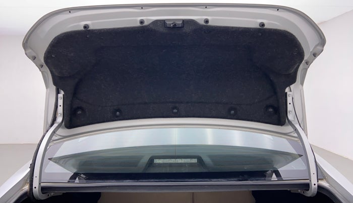 2015 Toyota Corolla Altis VL AT, Petrol, Automatic, 51,328 km, Boot Door Open