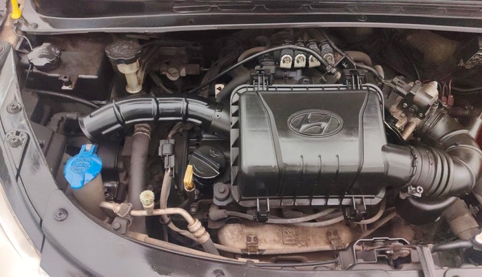 2014 Hyundai i10 SPORTZ 1.1, CNG, Manual, 99,114 km, Engine View - Right