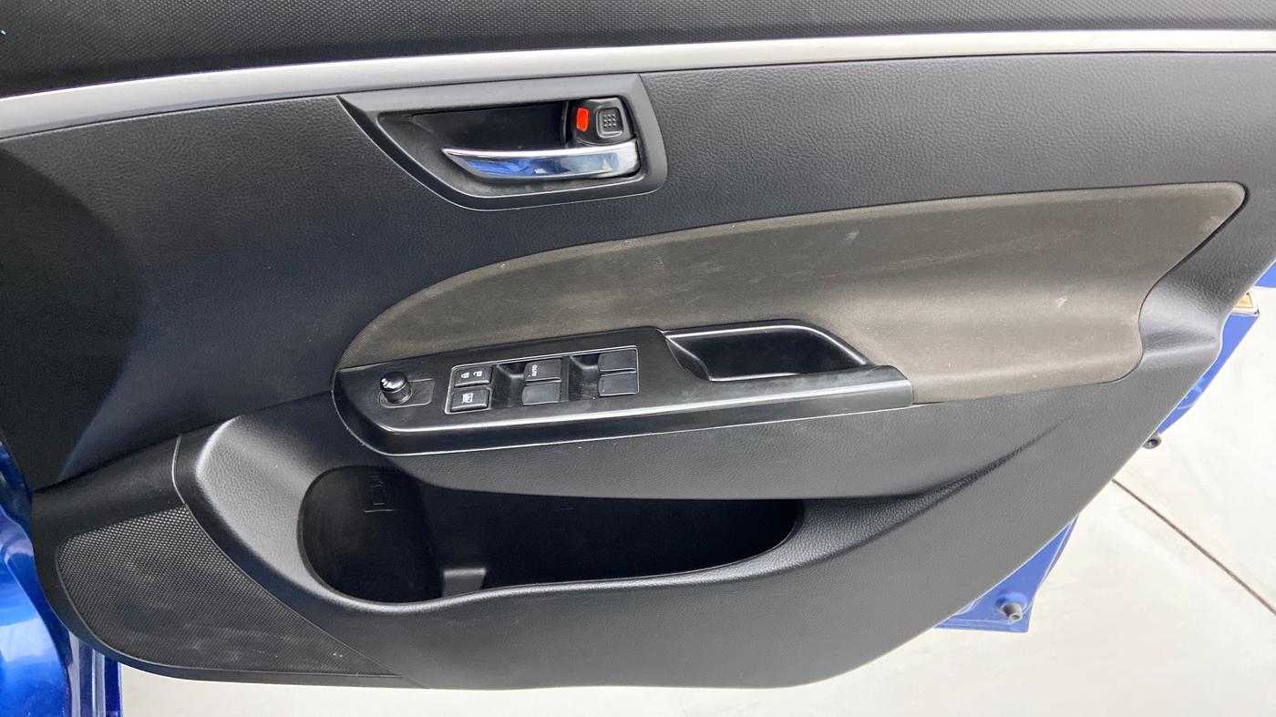 2014 Maruti Swift VXI, Petrol, Manual, 52,507 km, Driver Side Door Panels Control
