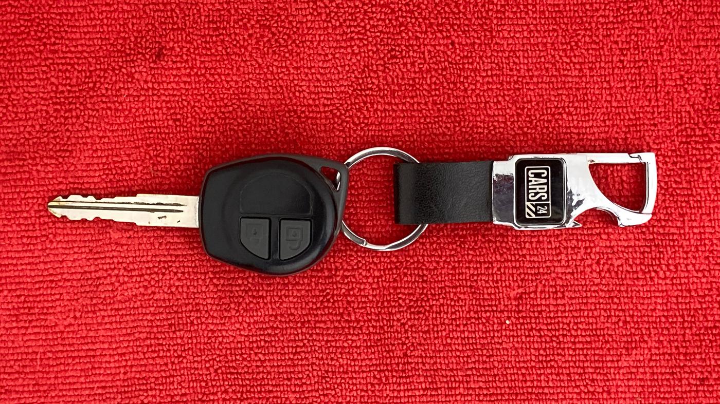 2014 Maruti Swift VXI, Petrol, Manual, 52,507 km, Key Close Up