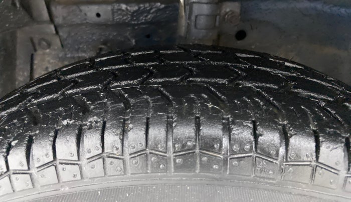 2014 Maruti Swift VXI, Petrol, Manual, 52,507 km, Left Front Tyre Tread