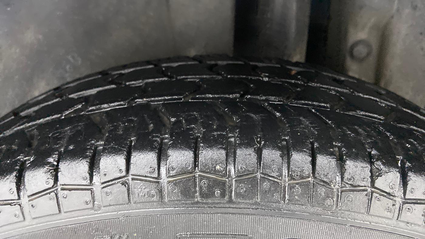 2014 Maruti Swift VXI, Petrol, Manual, 52,507 km, Left Rear Tyre Tread