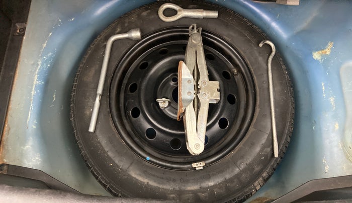 2014 Maruti Swift VXI, Petrol, Manual, 52,507 km, Dicky (Boot door) - Jack/Tool not available